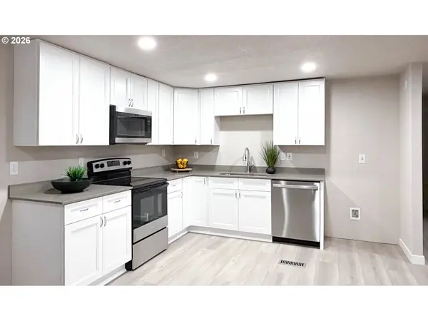 627 NW 6TH CT, Mc Minnville, OR 97128