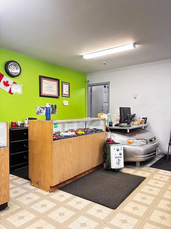 3195 Wolfedale RD #3, Mississauga, ON L5C 1V8