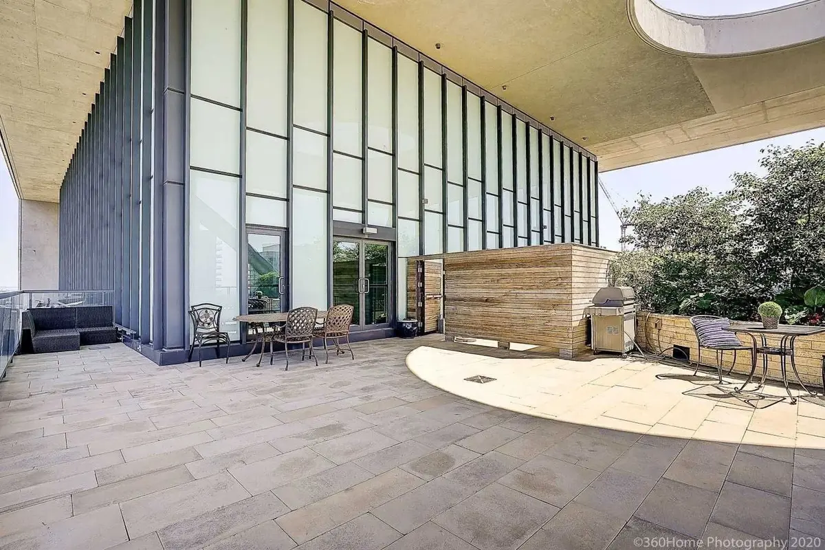 70 Roehampton AVE #419, Toronto C10, ON M4P 1R2