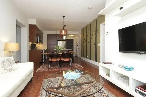 70 Roehampton AVE #419, Toronto C10, ON M4P 1R2