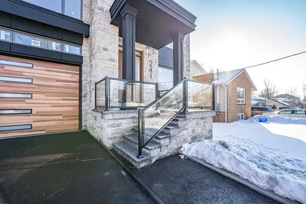 241 Parkway AVE, Georgina, ON L4P 2W1