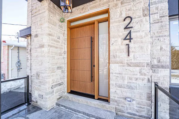 241 Parkway AVE, Georgina, ON L4P 2W1