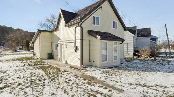 26 Metcalfe ST, Quinte West, ON K8V 4C7