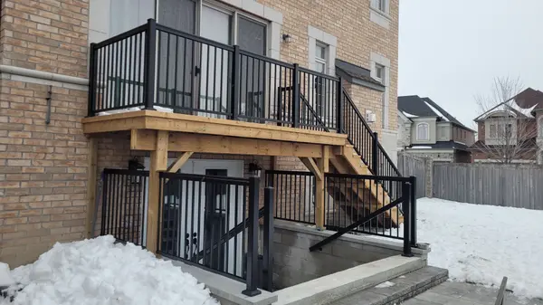 24 Alf Neely WAY, Newmarket, ON L3Y 0C6