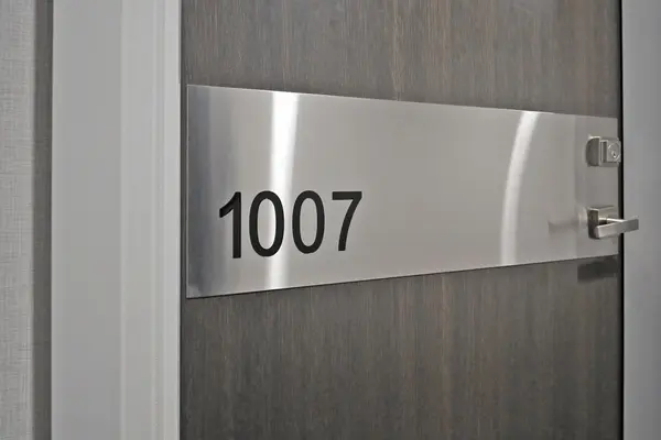 500 Brock AVE #1007, Burlington, ON L7S 0A5