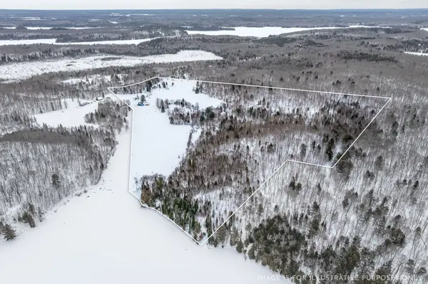 2245 Ahmic Lake RD, Magnetawan, ON P0A 1P0