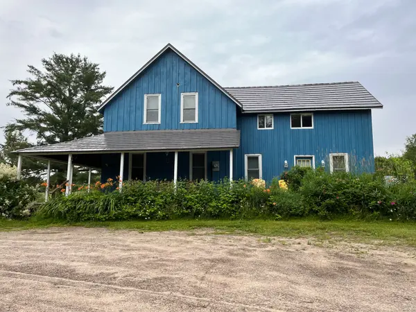 2245 Ahmic Lake RD, Magnetawan, ON P0A 1P0