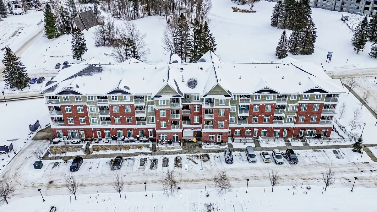 40 Horseshoe BLVD #217, Oro-medonte, ON L4M 4Y8