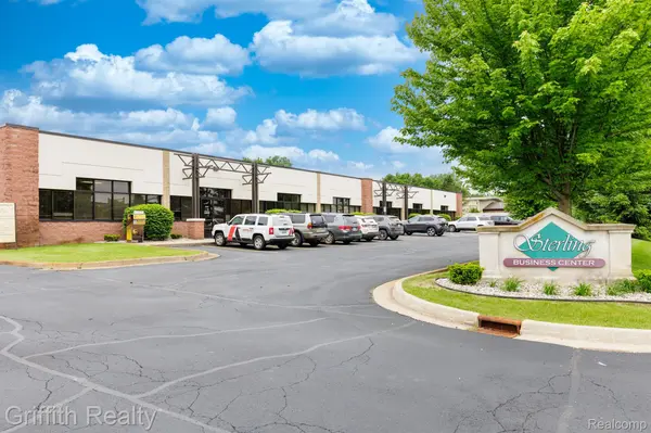 5864 STERLING DR #230, Genoa Twp, MI 48843