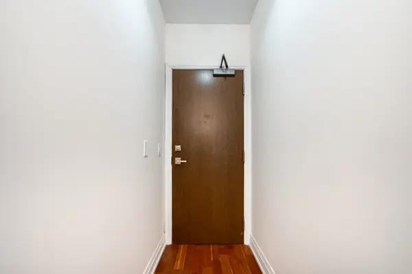 80 John ST #2303, Toronto C01, ON M5V 3X4