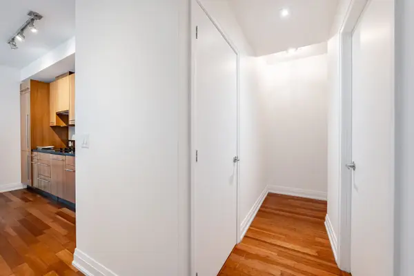 80 John ST #2303, Toronto C01, ON M5V 3X4