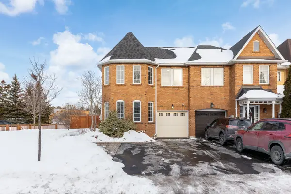 52 Playfair RD, Whitby, ON L1N 9S6