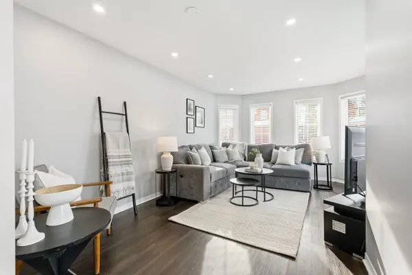 52 Playfair RD, Whitby, ON L1N 9S6