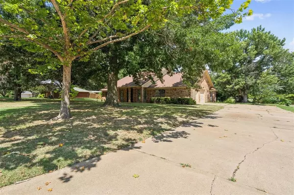 Stephenville, TX 76401,105 Tanglewood