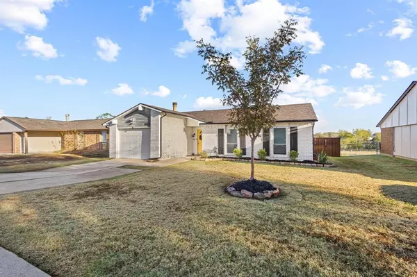 5552 Russell Drive, The Colony, TX 75056