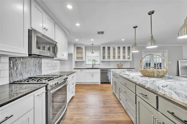 801 Arliss Drive, Woodway, TX 76712