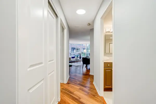 25 Maitland ST #303, Toronto C08, ON M4Y 2W1