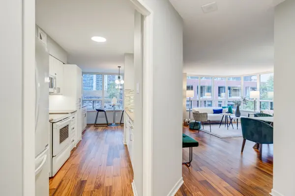 25 Maitland ST #303, Toronto C08, ON M4Y 2W1