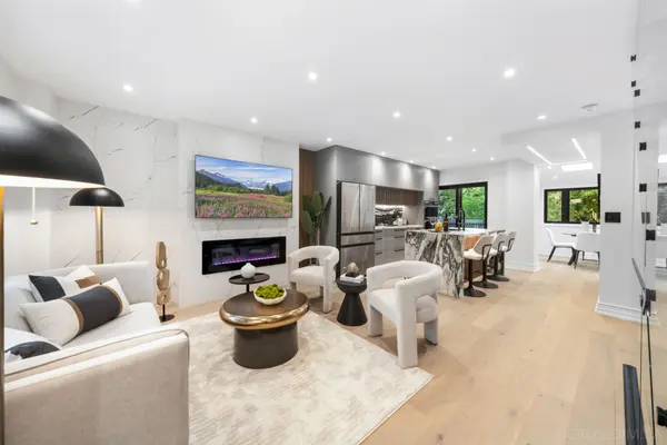 12 Fairfield RD, Toronto C10, ON M4P 1T1