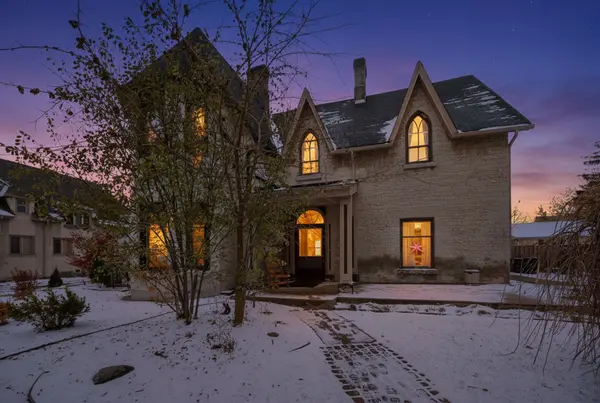 64 High ST, Barrie, ON L4N 1W4