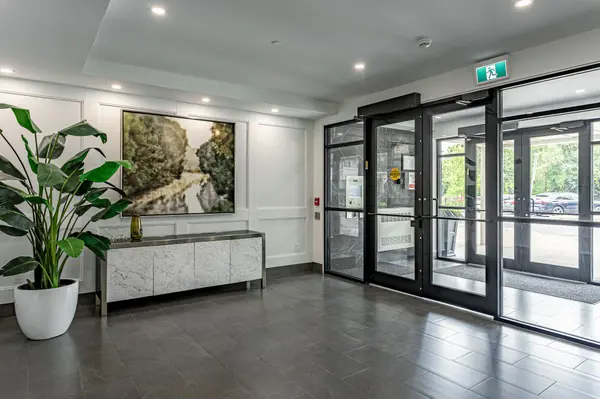 1200 Commissioners RD W #406, London South, ON N6K 1C7