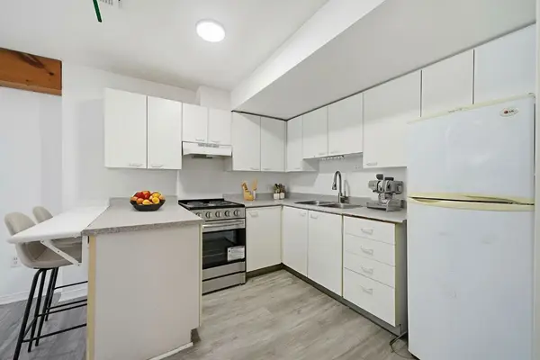 10 Flavelle CRES, Kawartha Lakes, ON K9V 6E2