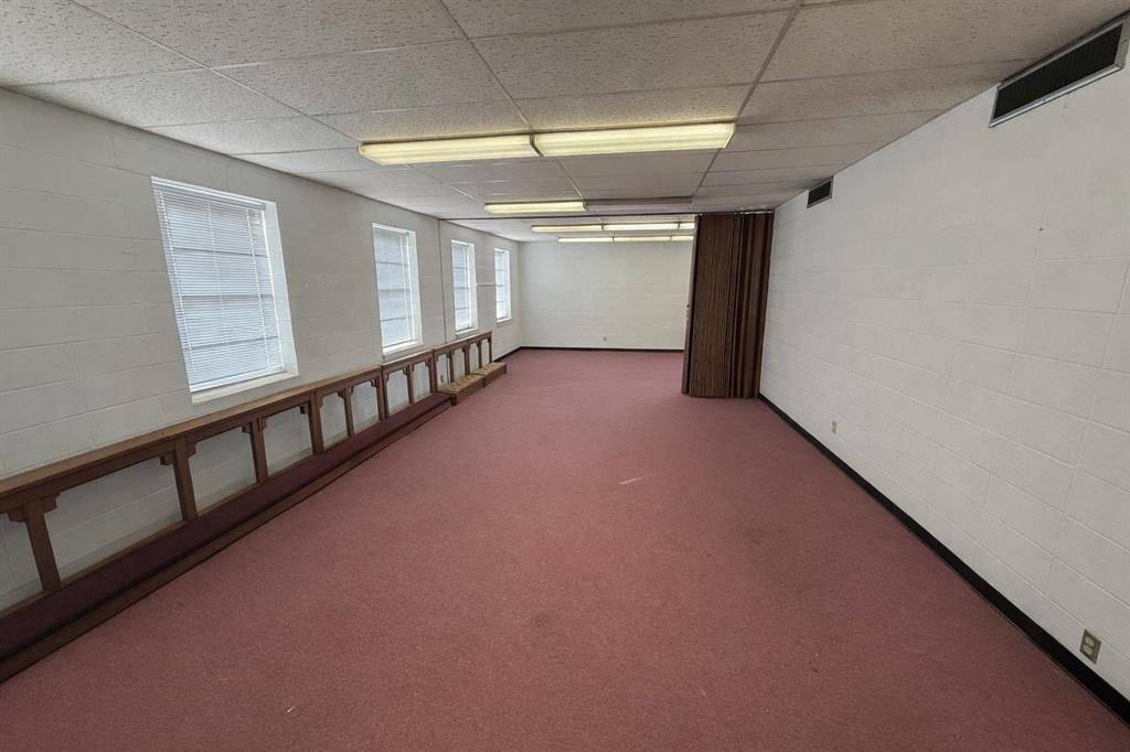 213 N Burnett Avenue, Denison, TX 75020