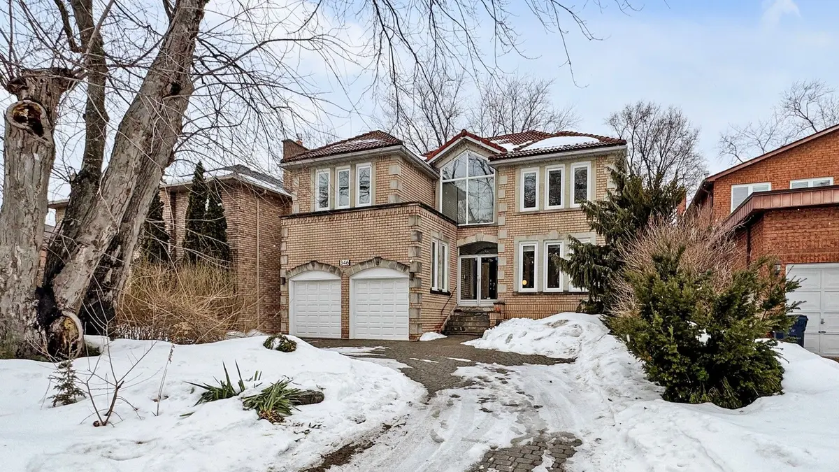 Toronto C14, ON M2N 3N3,346 Elmwood AVE