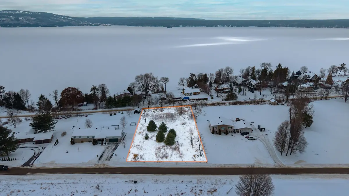 50 Spindle Drift RD, Greater Madawaska, ON K0J 1H0