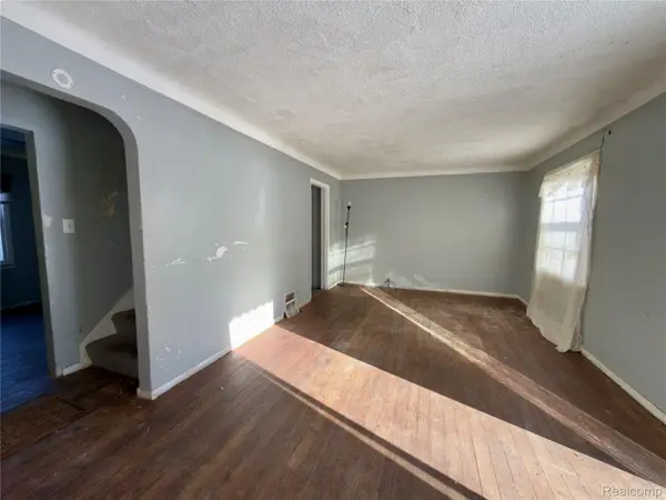 18619 Moross RD, Detroit, MI 48224