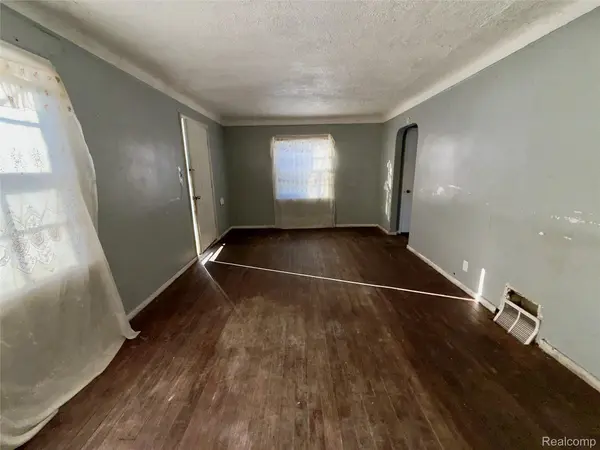 18619 Moross RD, Detroit, MI 48224