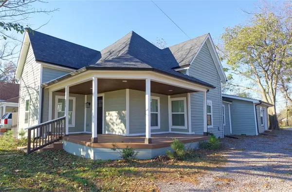 311 W Main Street, Whitesboro, TX 76273