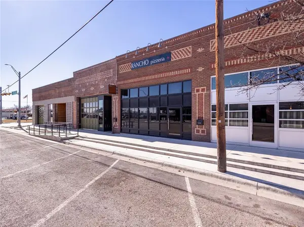 414 S Commerical Avenue, Coleman, TX 76834