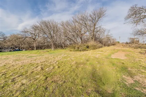 3117 W Division Street, Arlington, TX 76012