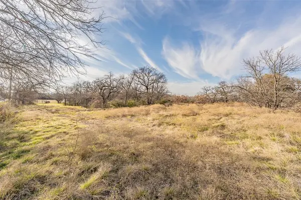 3117 W Division Street, Arlington, TX 76012