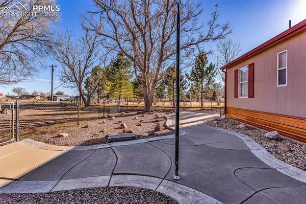 555 D ST, Penrose, CO 81240