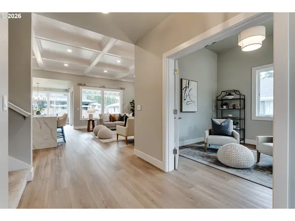 2082 GOLFVIEW CT, Eugene, OR 97403