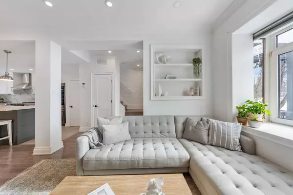 Toronto C03, ON M4R 1E9,238 Roselawn AVE