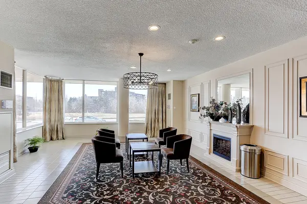 326 Major Mackenzie DR E #416, Richmond Hill, ON L4C 8T4