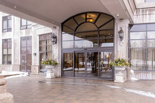 9235 Jane ST #305, Vaughan, ON L6A 0J8