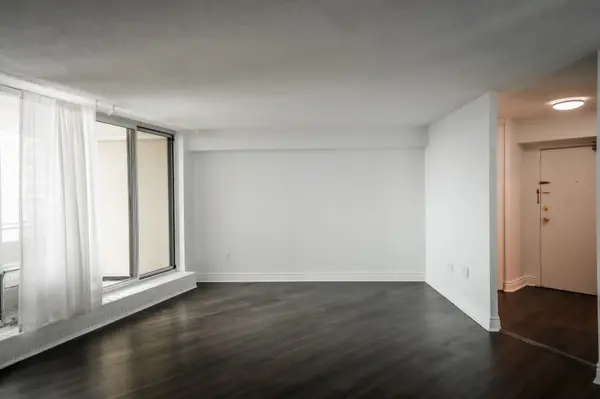 380 Dixon RD #702, Toronto W09, ON M9R 1T3