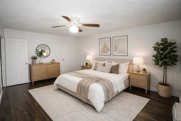 380 Dixon RD #702, Toronto W09, ON M9R 1T3