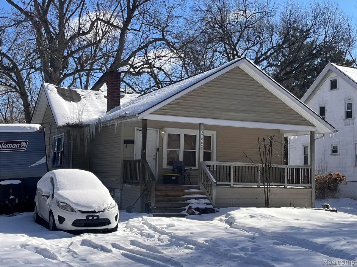 16942 Riverview ST, Detroit, MI 48219