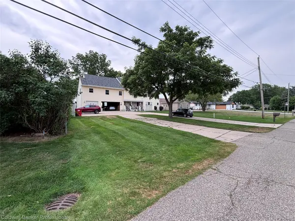 39883 Duluth ST, Harrison Charter Township, MI 48045