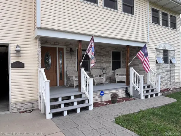 39883 Duluth ST, Harrison Charter Township, MI 48045