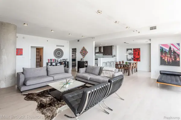 432 S Washington AVE #1701, Royal Oak, MI 48067