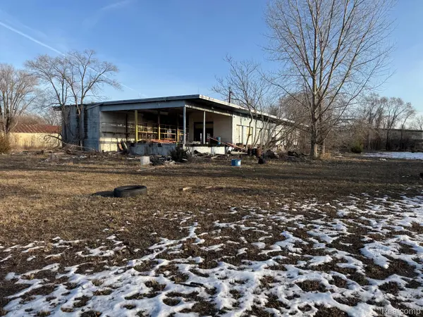 1221 N Niagara ST, Saginaw, MI 48602