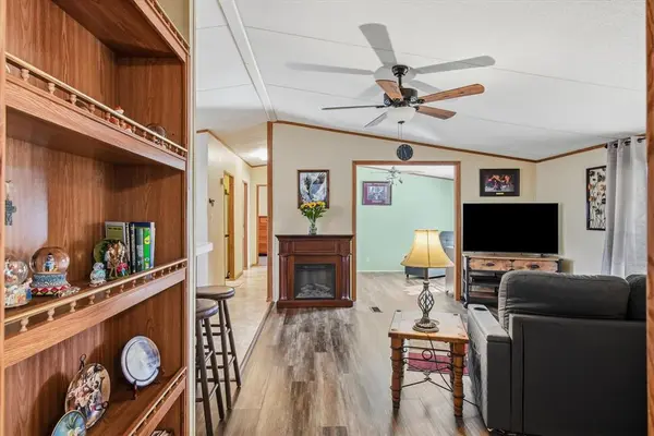 20711 Kingsley Drive, Chandler, TX 75758