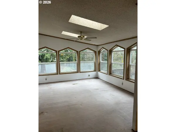 8555 SE MAYBERRY LN, Boring, OR 97009