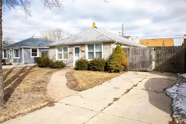 5323 Lathrop ST, Trenton, MI 48183